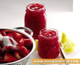 Confitures de fraises et d'ananas