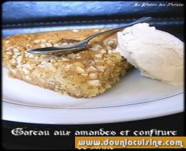 Gâteau aux amandes et à la confiture