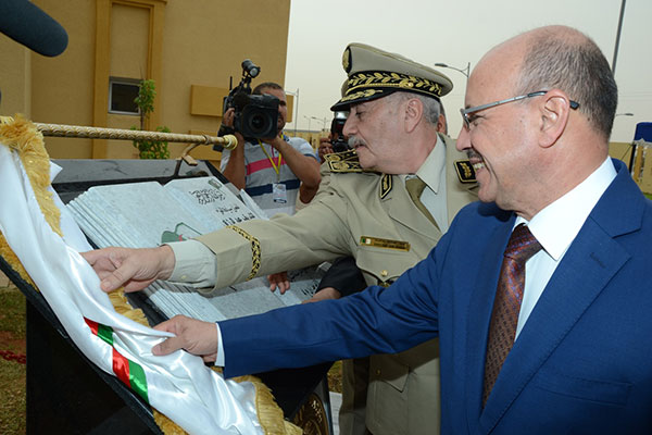 قائد الناحية العسكرية الرابعة يفتتح مدرسة أشبال الأمة بالأغواط