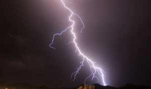 وفاة شاب واصابة 5 اخرين بعد صاعقة رعدية باحمرالعين في تيبازة