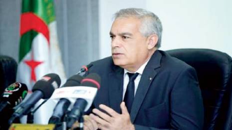 Le ministre des Transports et le commandant de bord