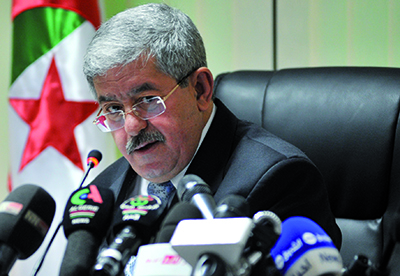 Ouyahia apporte l'éclairage du RND