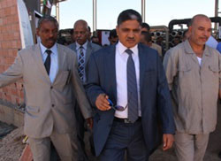 والي تندوف يتفقد محطة نزع المعادن بحي الحكمة 