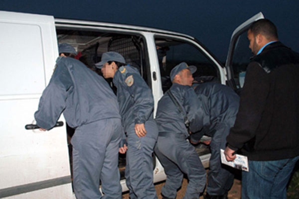 4 أعوان جمارك متهمون بسرقة هواتف 