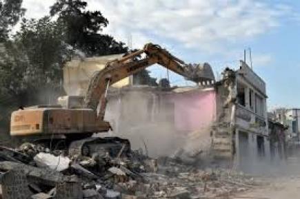 بلدية قسنطينة تهدم 22 كوخا قصديريا بحي فلاحي 2