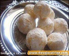 Ghoribas à la noix de coco et semoule