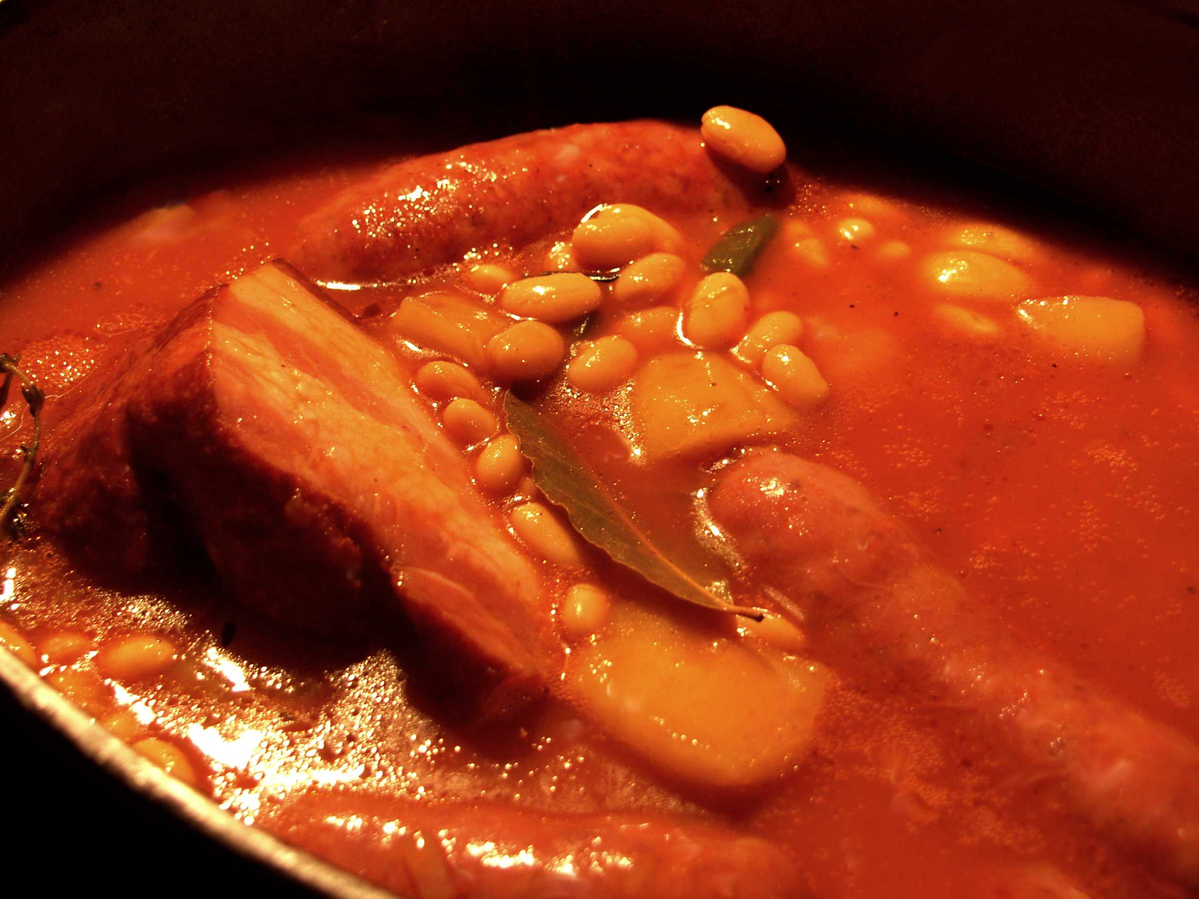 HARICOTS BLANCS A LA TOMATE