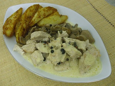 L'émincé de dinde aux baies et aux champignons, potates épicées