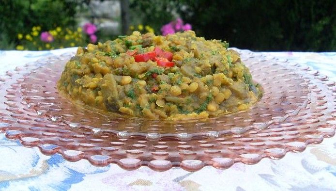 Aubergines aux fèves séches