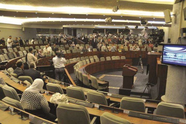 Des députés inscrits pour le débat général absents