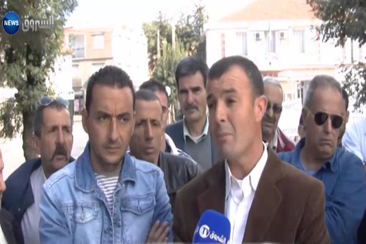 سكان محتشد إستعماري بتيرميتين في تيزي وزو يغلقون مقر البلدية