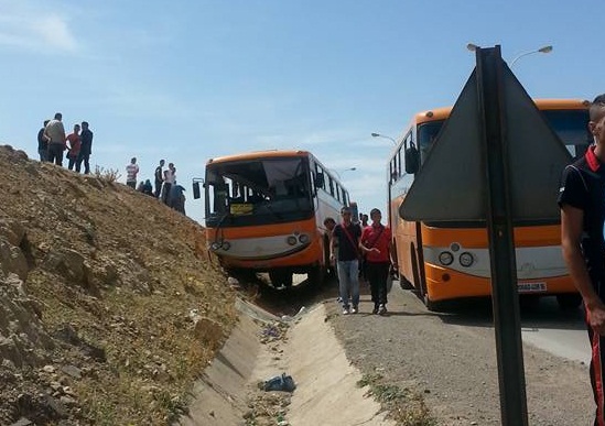 Plusieurs étudiants blessés lors d'une « course-poursuite » entre deux bus