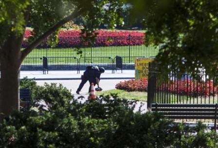 جسم غريب في حديقة البيت الأبيض يحدث حالة طوارئ