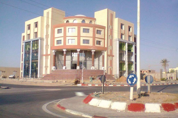 Thésauriseurs et investisseurs invités à déposer leur argent dans les banques