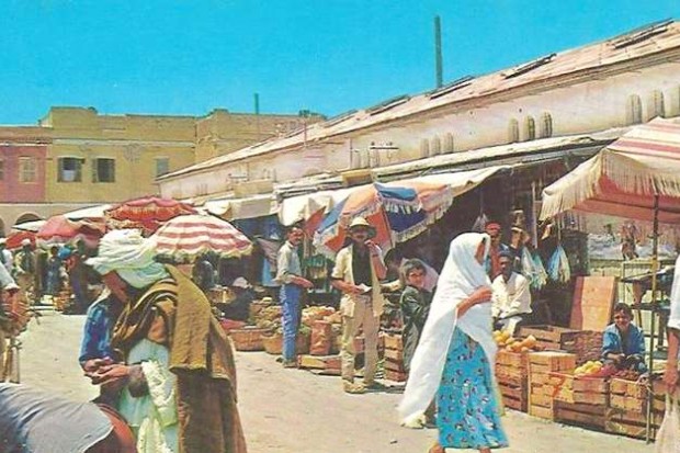 Délocalisation des commerces improvisés vers des marchés de proximité