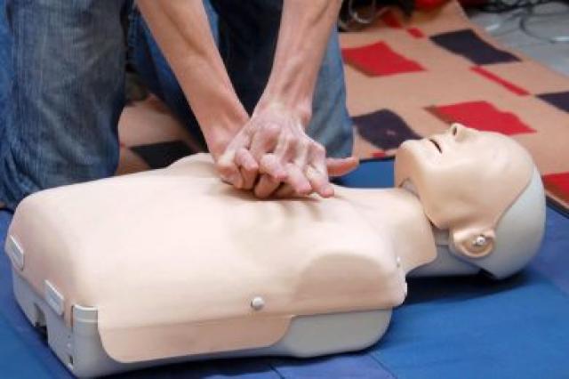 سوق أهراس... استفادة 420 مواطن من التكوين في مجال الإسعافات الأولية