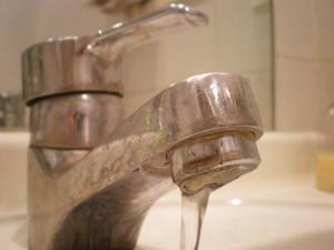 Oued Djemaâ (Relizane) : Les eaux usées dans les robinets