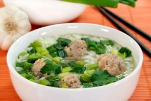 Boulettes de boeuf à la coriandre et riz