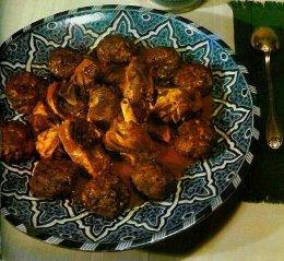 Tadjin el dj'ben (Plat en sauce aux boulettes de fromages)