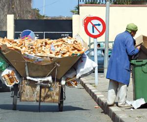 ‬الجزائريون‭ ‬يرمون‭ ‬35‭ ‬مليارا‭ ‬من‭ ‬الخبز‭ ‬في‭ ‬المزابل‭ ‬خلال‭ ‬رمضان