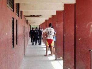 Bois des Pins, quartier en état de siège