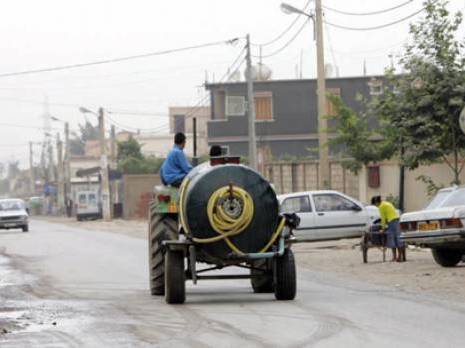 Chlef - Le jerrican de 20 litres d'eau passe de 15 à 20 DA