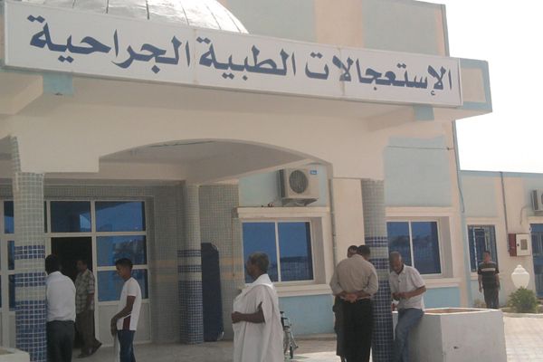 مواطنون يحتجون بسبب رفض مستشفى الشلف التكفل بشيخ مريض