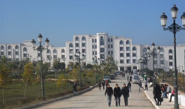 ترقية المركز الجامعي بتيبازة إلى جامعة