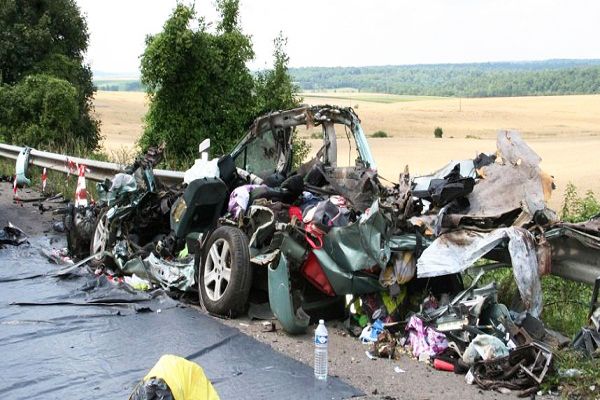 حادث مرور بالبويرة يفضح سارقي سيارة بالعاصمة