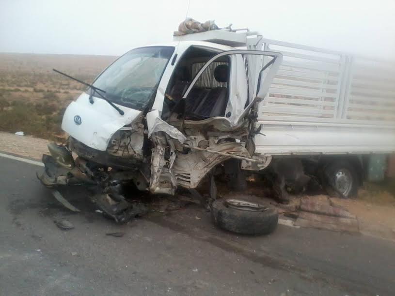 قتيلان وجريحان في اصطدام بين شاحنة وسيارة على طريق سعيدة – النعامة