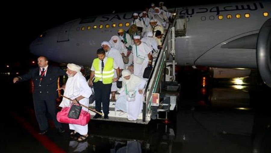 عودة أول فوج لحجاج غرب البلاد إلى أرض الوطن من وهران