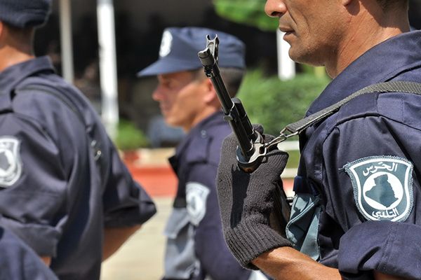 أعوان الحرس البلدي يخرجون في مسيرة سلمية بتيزي وزو