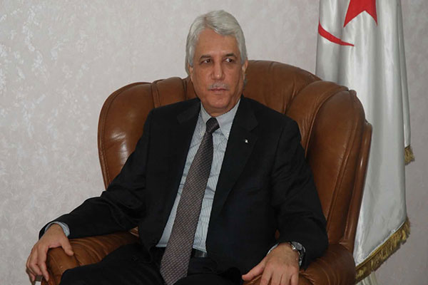 لوح ينصب رئيسة مجلس قضاء جيجل