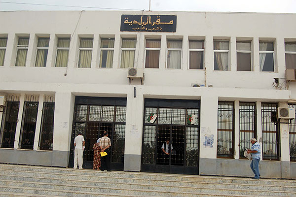 رئيس بلدية مهدية في تيارت مهدّد بالسجن بسبب 