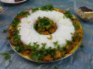 كفتة مع الأرز الأبيض