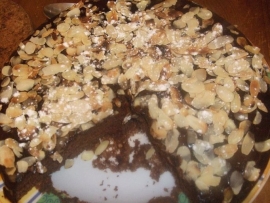 Gâteau au chocolat, glaçage chocolat amande effilée