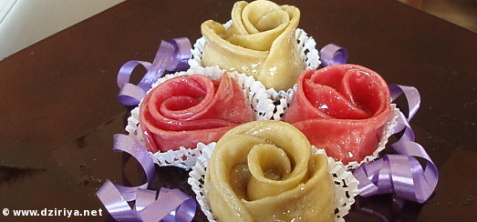 La rose aux amandes (illustrée par étapes)