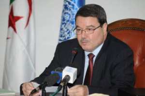 الهامل يشرف علي افتتاح الأيام الإعلامية حول الشرطة بالأغواط