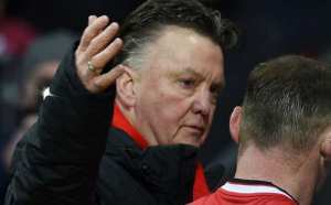 فان غال يتلقى أنباءً سعيدة من معسكر إنجلترا