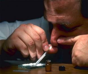 أمن دائرة سيدي معروف في جيجل يوقف مسبوقا قضائيا لترويجه المخدرات