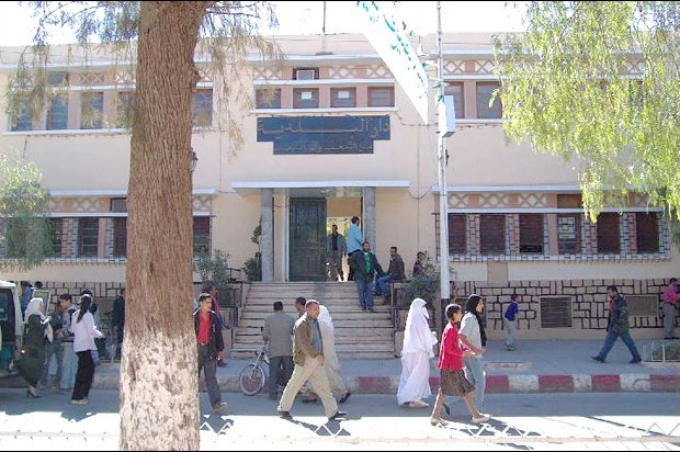 Les administrés renvoyés en raison du cachet rond illisible !