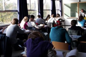 مدير تربية تلمسان يصحّح موقفه مع