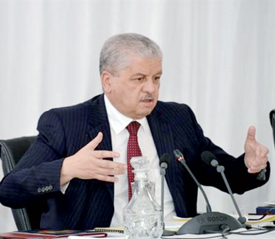 الوزير الأول يؤكد من بسكرة استعداد الحكومة لمزيد من الدعم للفلاحة والفلاحين