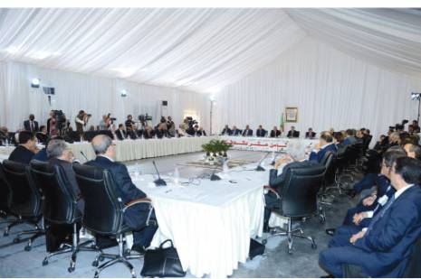 Une réunion expéditive et des v'ux