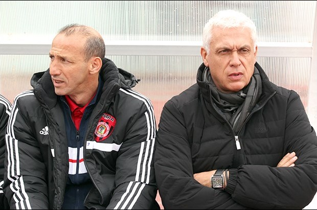 Entraîneur viré après chaque journée du championnat