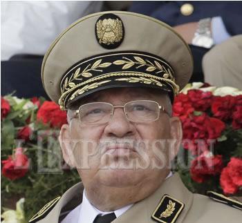 Gaïd Salah booste ses troupes