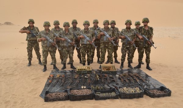 قوات الجيش تحبط محاولة إدخال كمية من الأسلحة والذخيرة في أدرار