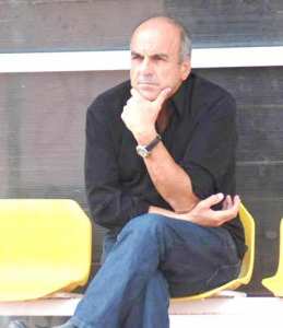 المدرب ألان ميشال يلعب رأسه في غليزان