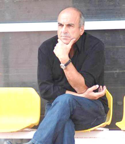 المدرب ألان ميشال يلعب رأسه في غليزان