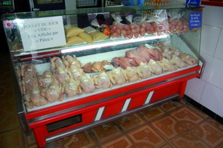 لحوم بيضاء فاسدة في الأسواق الغربية للعاصمة